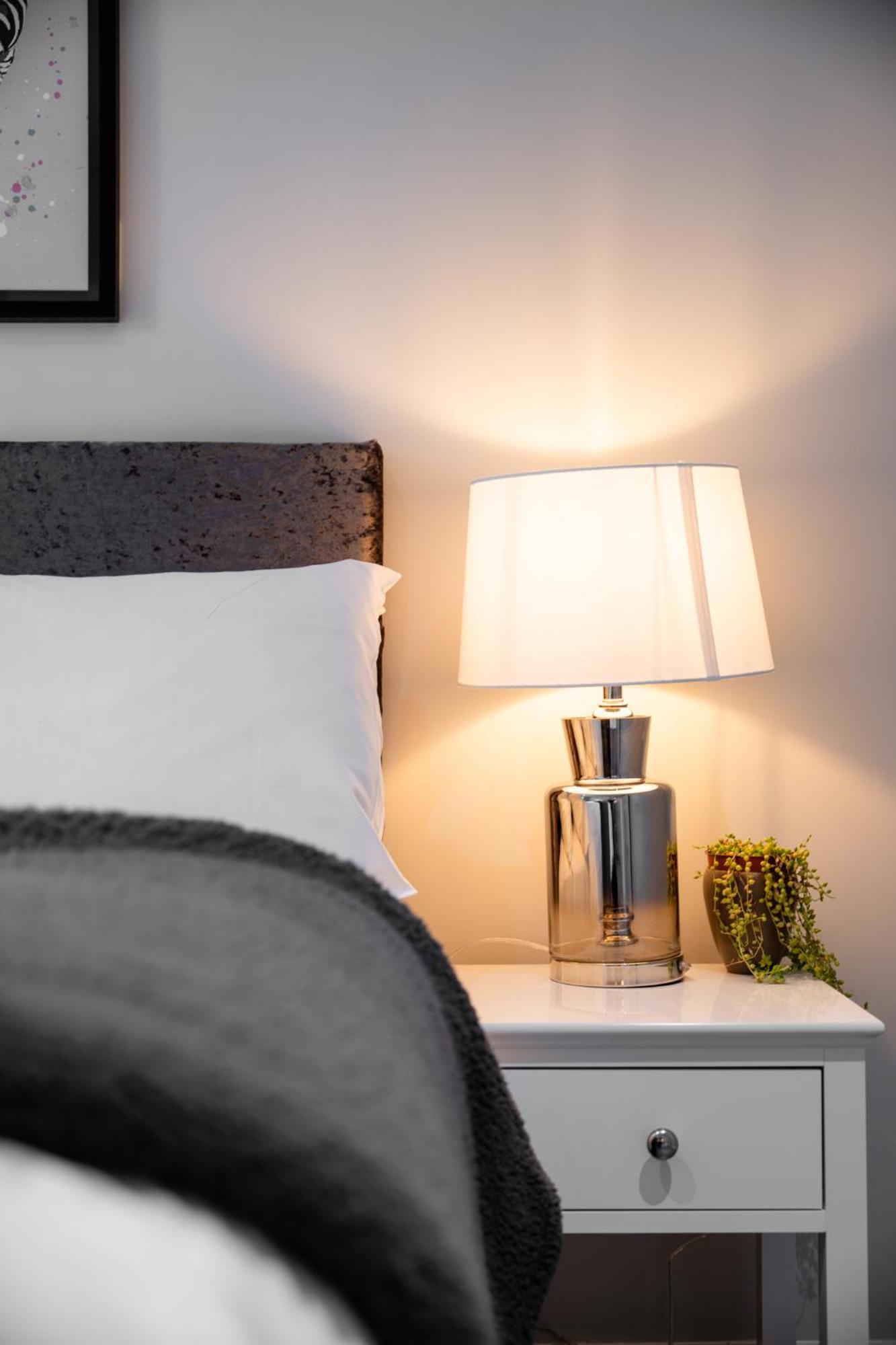 Escape Ordinary At Lough Erne Golf Village Enniskillen Exterior foto