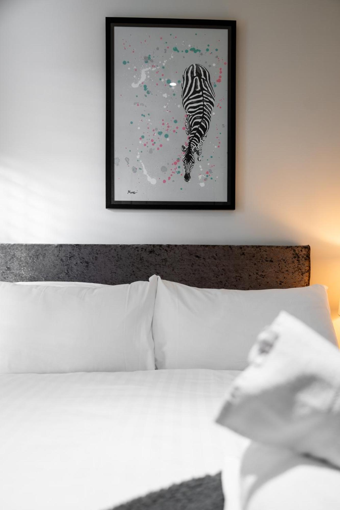 Escape Ordinary At Lough Erne Golf Village Enniskillen Exterior foto