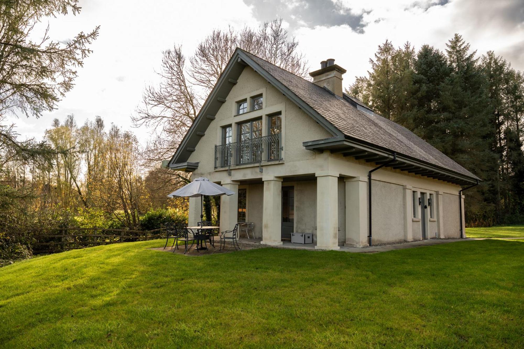 Escape Ordinary At Lough Erne Golf Village Enniskillen Exterior foto