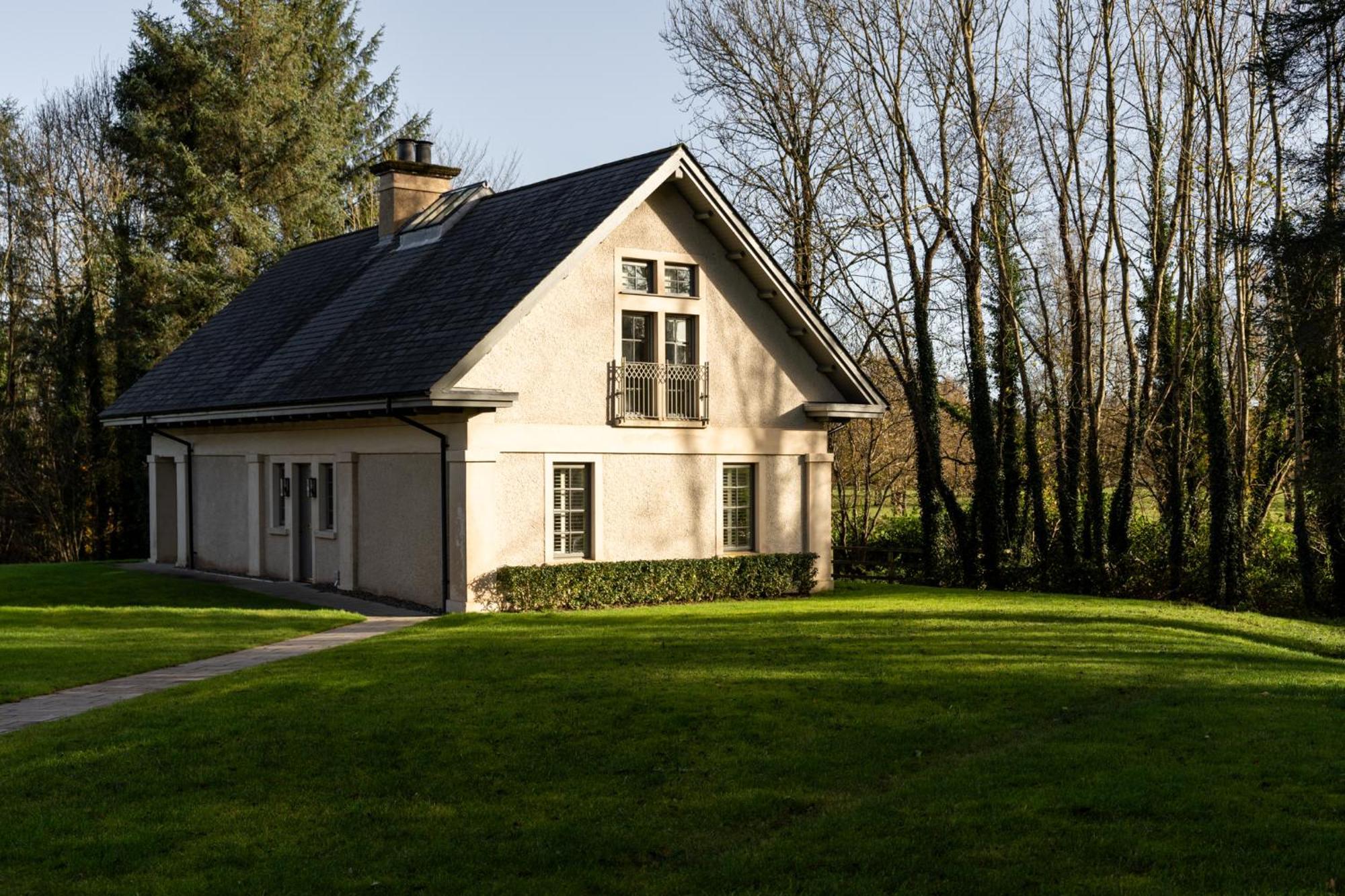 Escape Ordinary At Lough Erne Golf Village Enniskillen Exterior foto