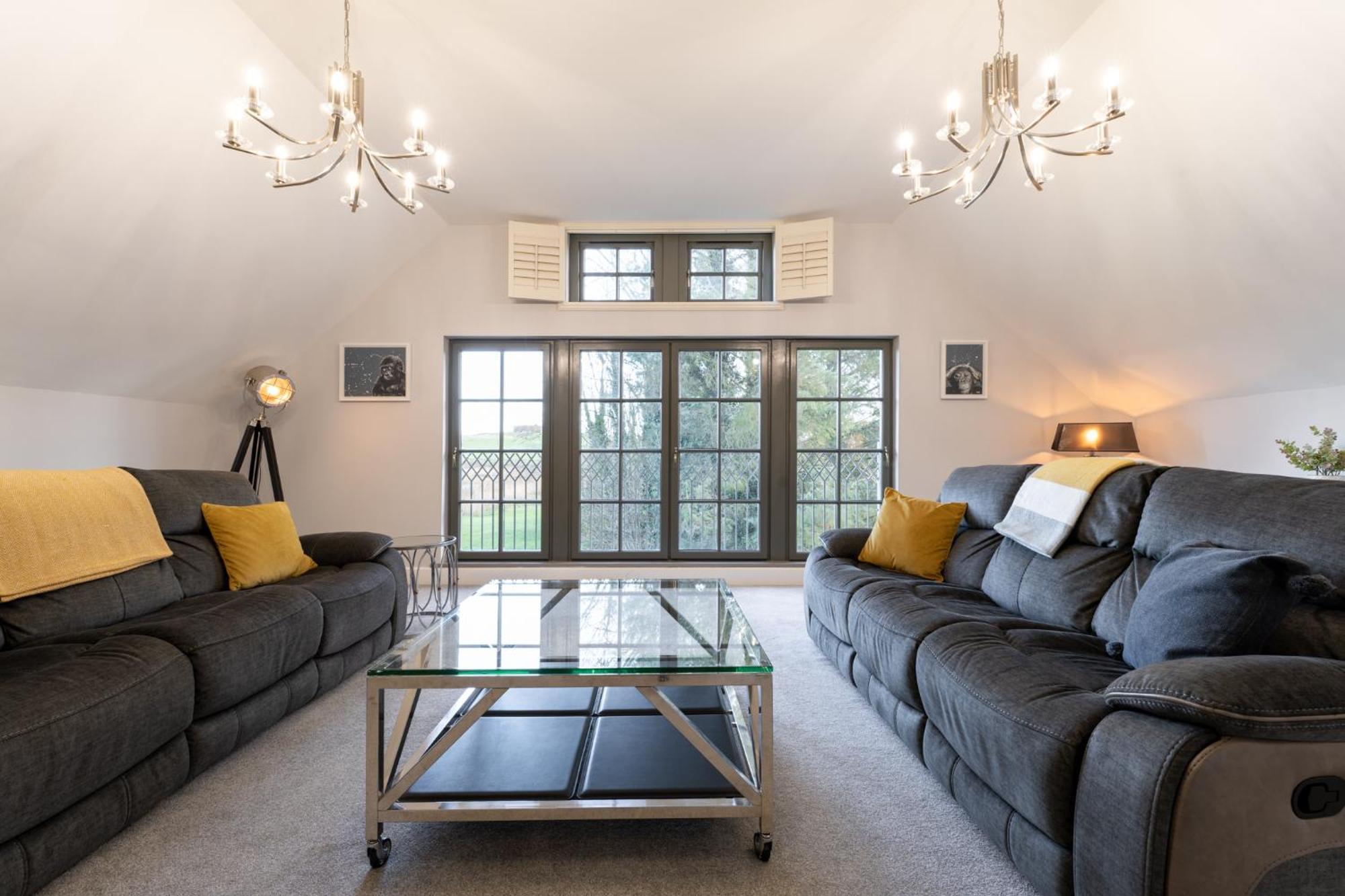 Escape Ordinary At Lough Erne Golf Village Enniskillen Exterior foto