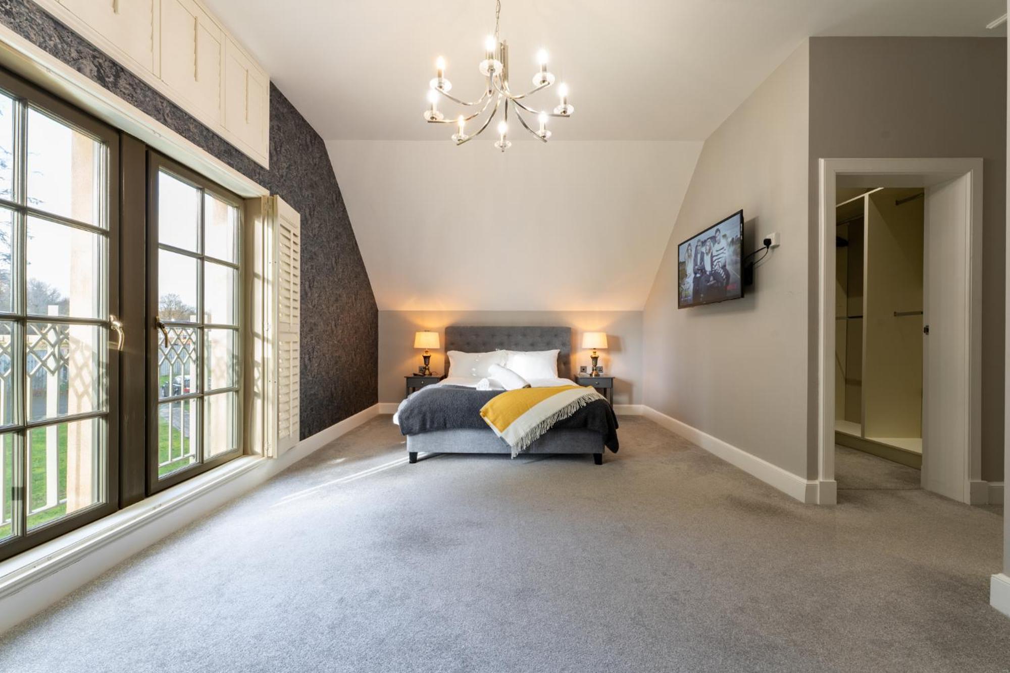 Escape Ordinary At Lough Erne Golf Village Enniskillen Exterior foto
