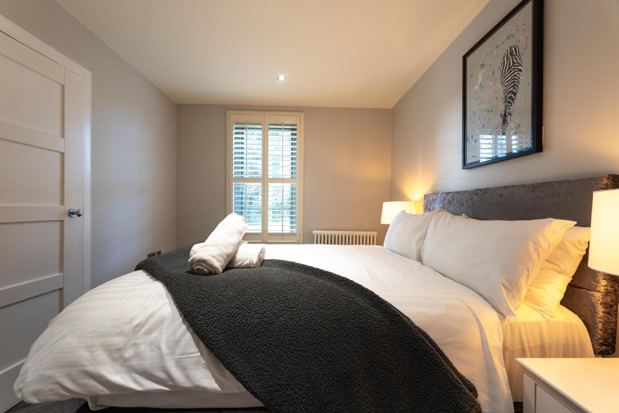 Escape Ordinary At Lough Erne Golf Village Enniskillen Exterior foto