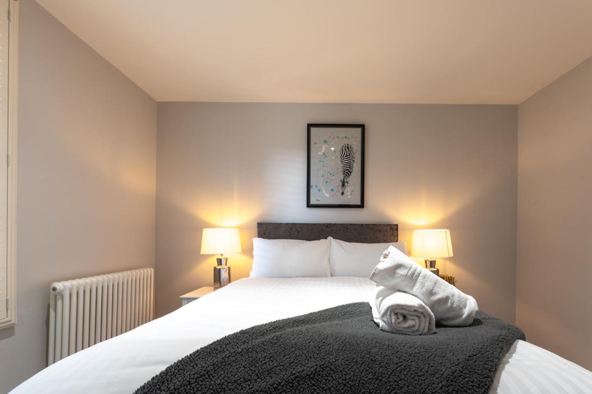 Escape Ordinary At Lough Erne Golf Village Enniskillen Exterior foto