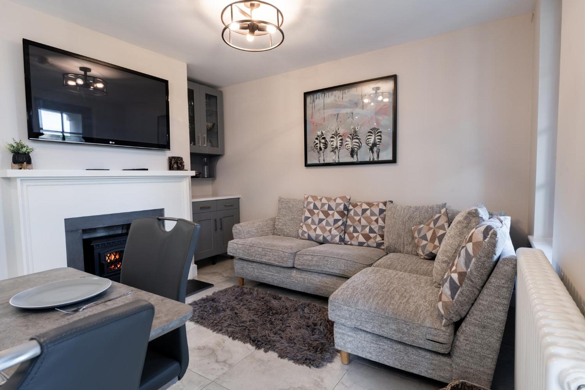 Escape Ordinary At Lough Erne Golf Village Enniskillen Exterior foto