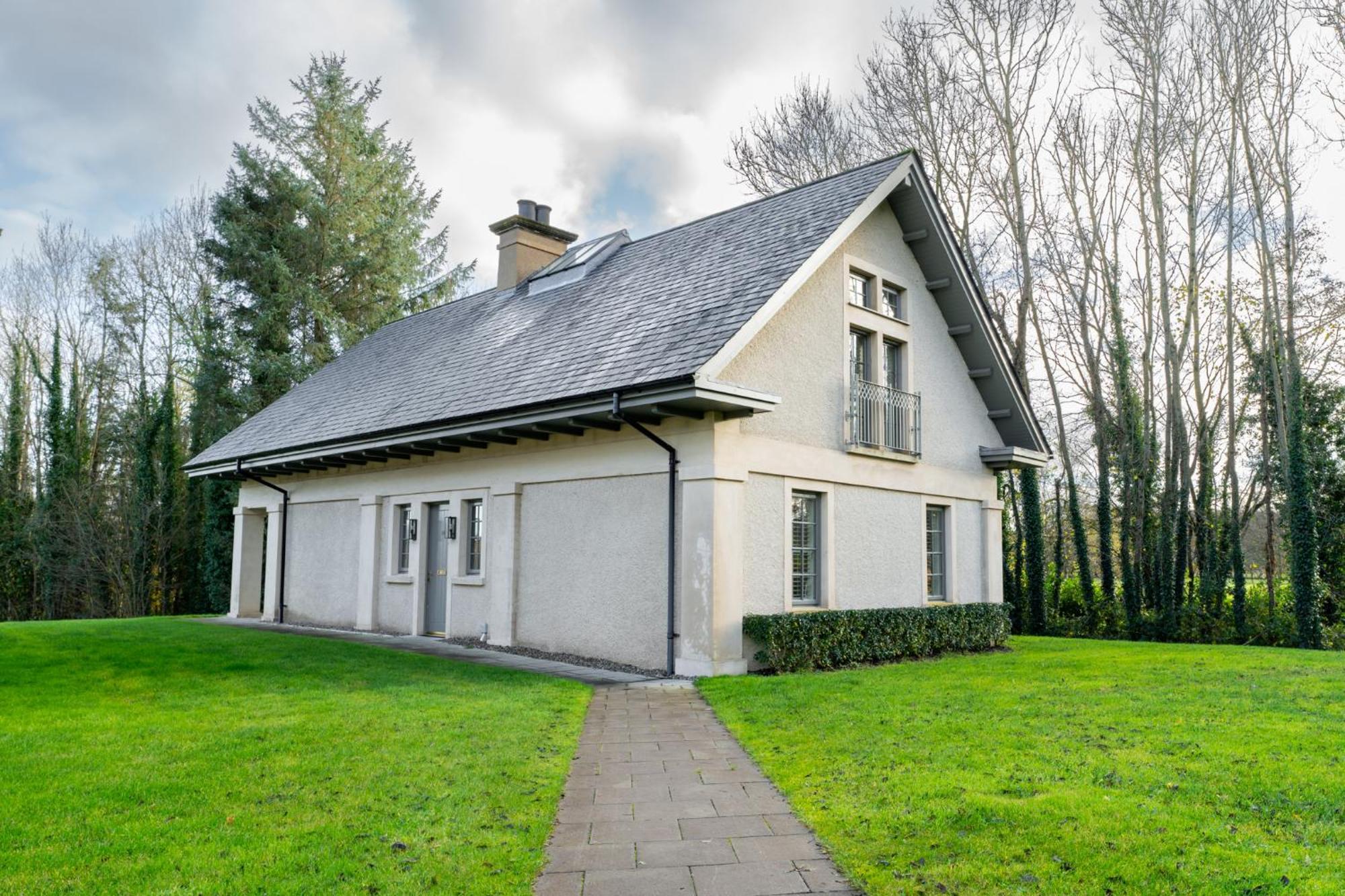 Escape Ordinary At Lough Erne Golf Village Enniskillen Exterior foto